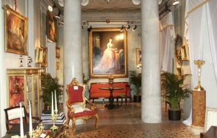 Come acquistare un mobile antico